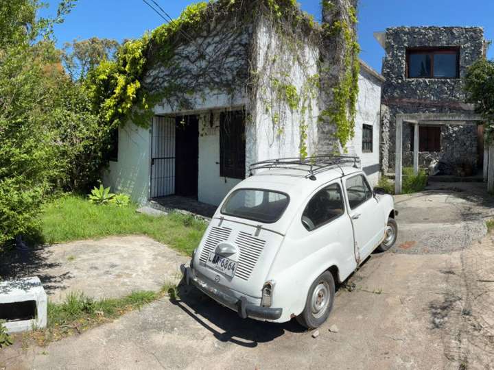 Casa en venta en Armando Calcaterra, Colonia