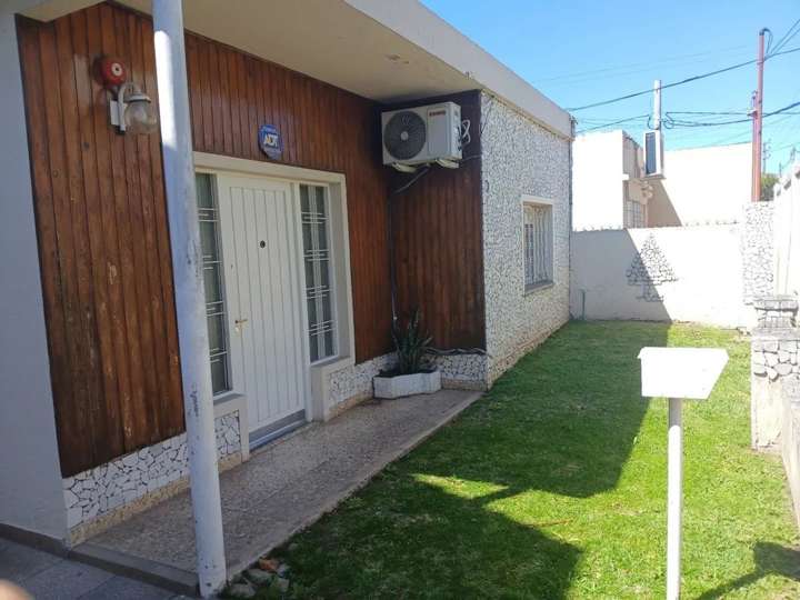 Casa en venta en Azul, 1586, Buenos Aires