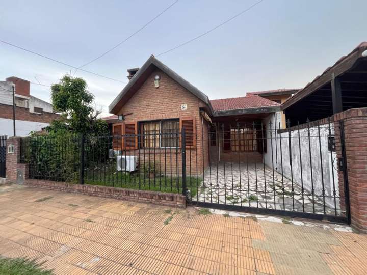 Casa en venta en San Lorenzo, Buenos Aires