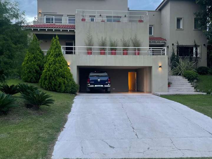 Casa en alquiler en Departamento Yerba Buena, Yerba Buena