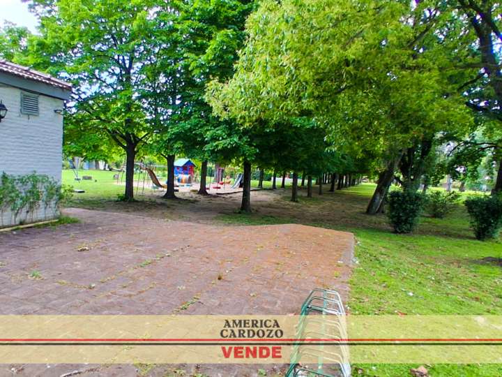 Casa en venta en Avenida San Antonio del Camino, Buenos Aires