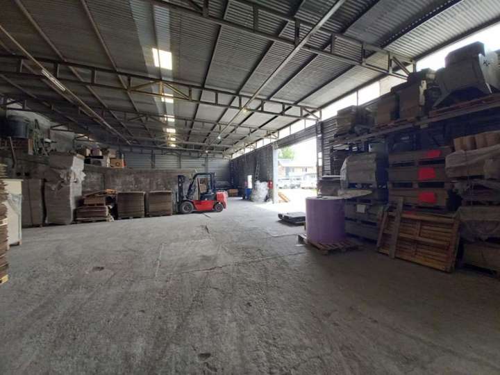 Comercial / Tienda en alquiler en Maipú, 9 de Abril