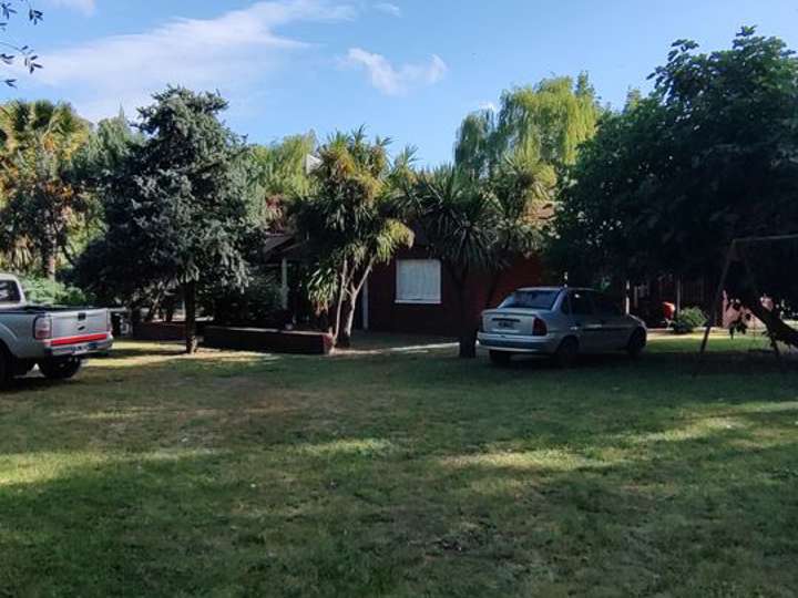 Casa adosada en venta en Calle 80, 1701, Necochea