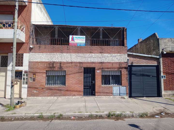 Casa en venta en Alfredo Lorenzo Palacios, 4467, La Tablada