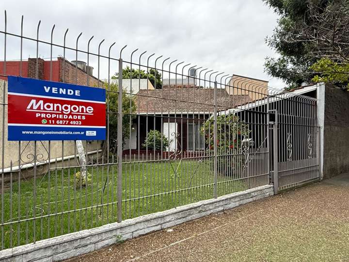Casa en venta en Granaderos, 1314, Buenos Aires