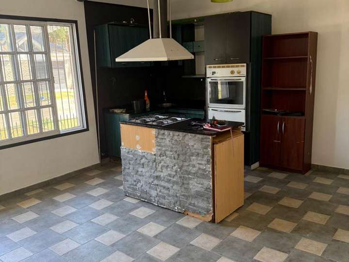 Casa en alquiler en José Jorge, Buenos Aires