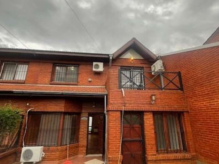 Casa en alquiler en Pedro de Rocha, Luis Guillón