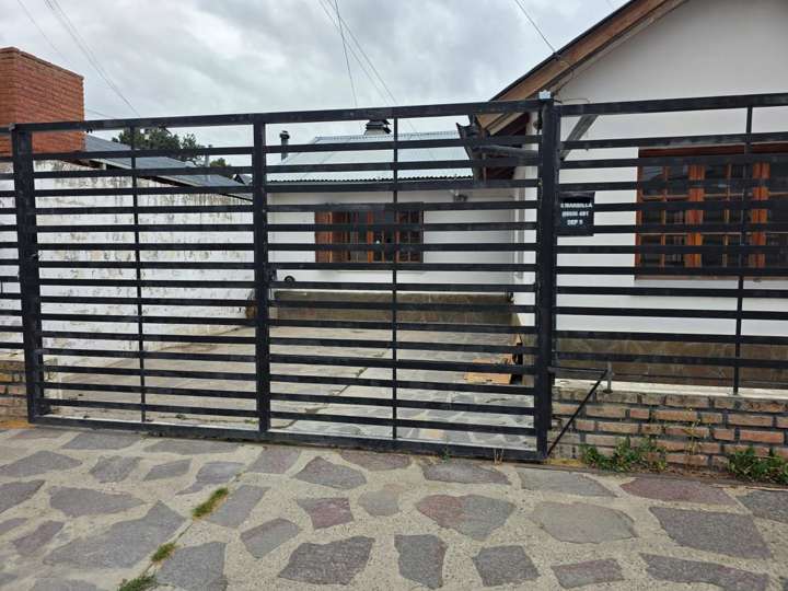 Casa en alquiler en San Martín, 1817, Municipio de Esquel