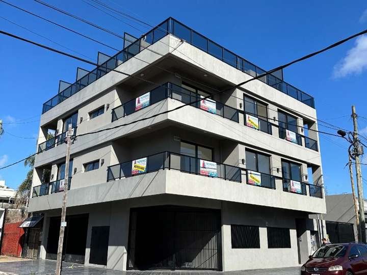 Departamento en venta en Cavia, Lomas del Mirador