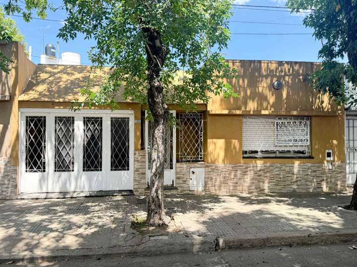 Casa en venta en Teodoro Sánchez de Bustamante, Santa Fe