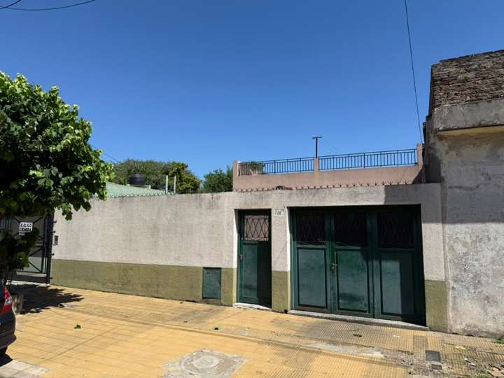 Casa en venta en Limay, 647, La Tablada