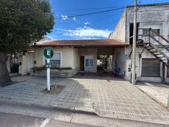 Casa en venta en António Costa, Buenos Aires