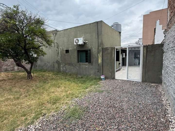 Casa en venta en Ambrosio Crámer, 174, Villa Sarmiento