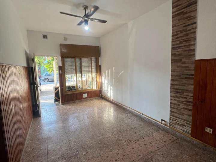 Edificio en alquiler en Helguera, 1160, La Tablada