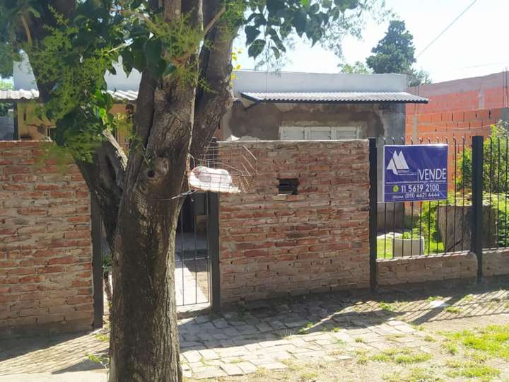 Casa en venta en Juan Bautista Justo, Buenos Aires