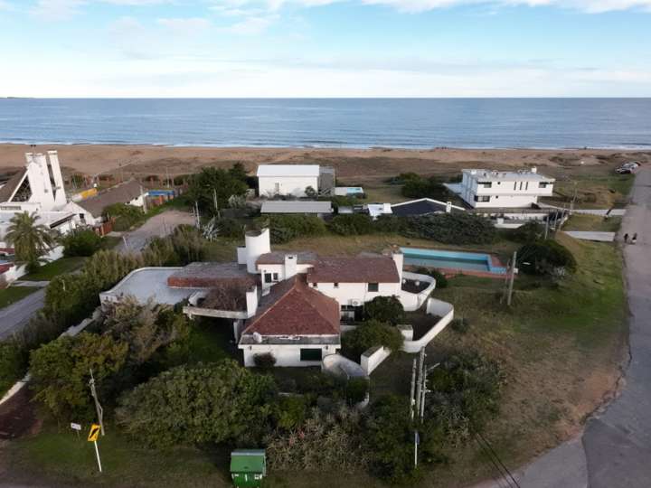 Casa en venta en Acceso a Las Grutas, Punta Ballena
