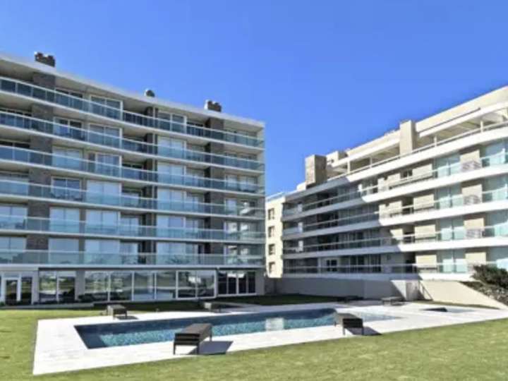 Apartamento en venta en Rambla Doctor Claudio Williman, Maldonado