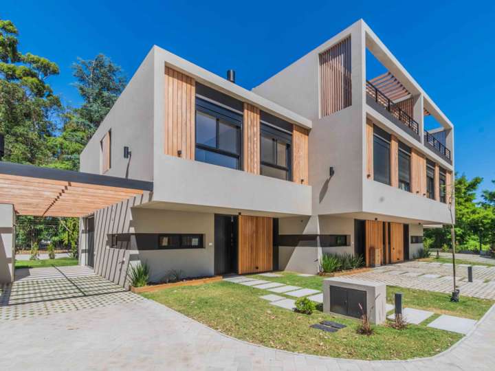 Casa en alquiler en Carrasco Norte, Montevideo