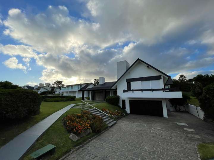 Casa en venta en Rambla Lorenzo Batlle Pacheco, Maldonado