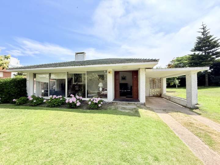 Casa en venta en Rambla Lorenzo Batlle Pacheco, Maldonado