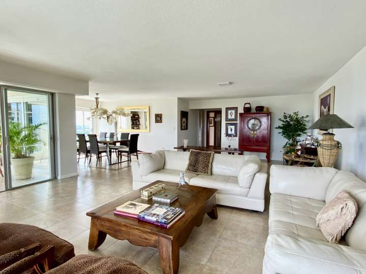 Apartamento en venta en Avenida Franklin Delano Roosevelt, Maldonado