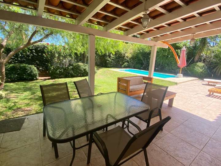 Casa en venta en Pinares, Maldonado
