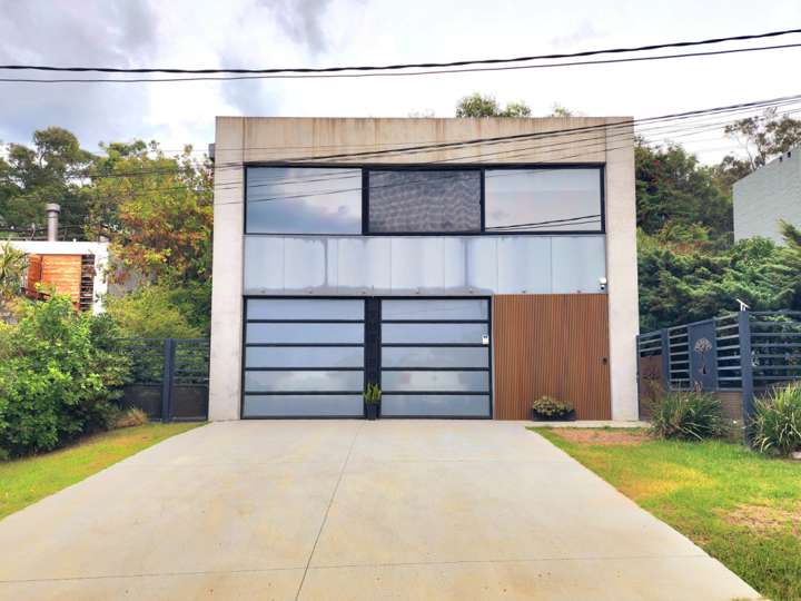 Casa en venta en calle Corvina, Maldonado