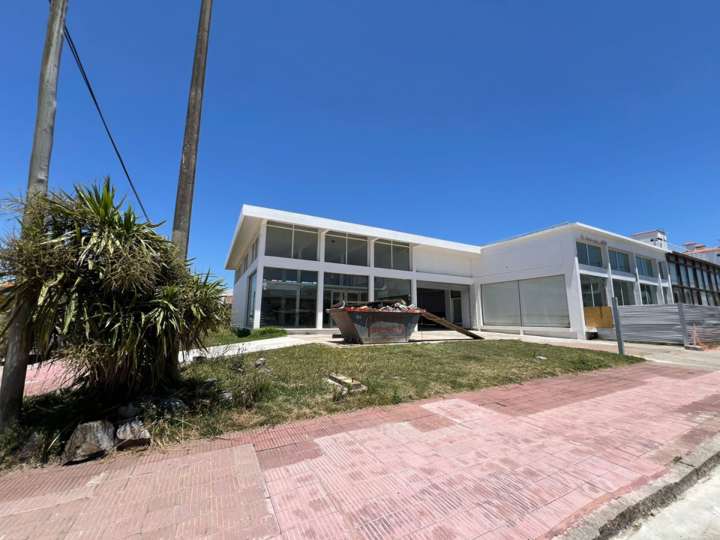 Comercial / Tienda en venta en Virazón (Calle 12), Maldonado