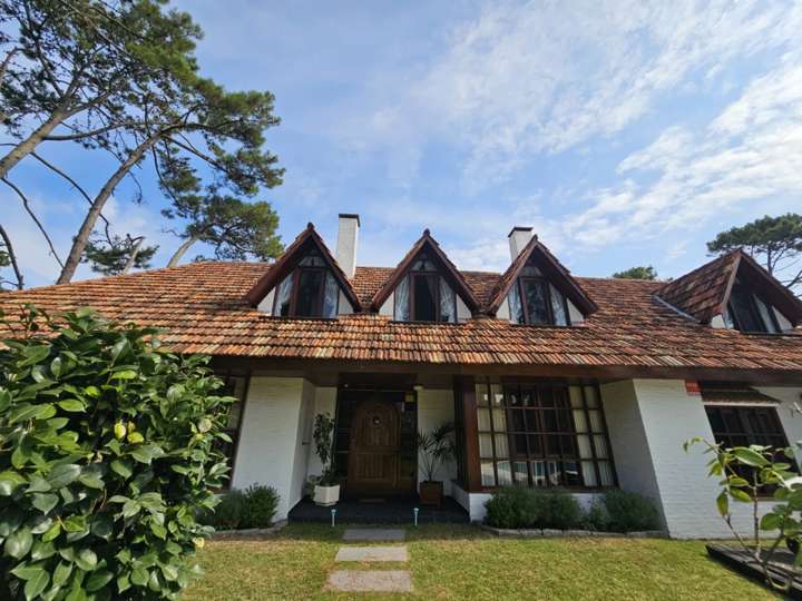 Casa en venta en Avenida San Remo, Maldonado