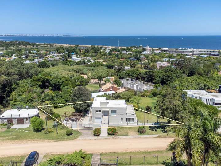 Casa en venta en Acceso a Las Grutas, Punta Ballena