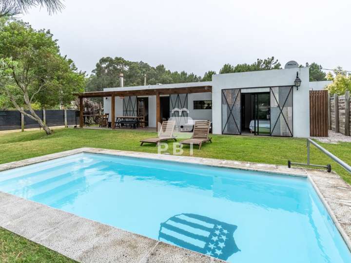 Casa en venta en Calle 7, Punta Ballena