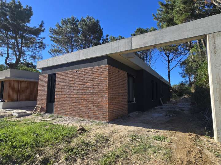 Casa en venta en Avenida Tres, Maldonado