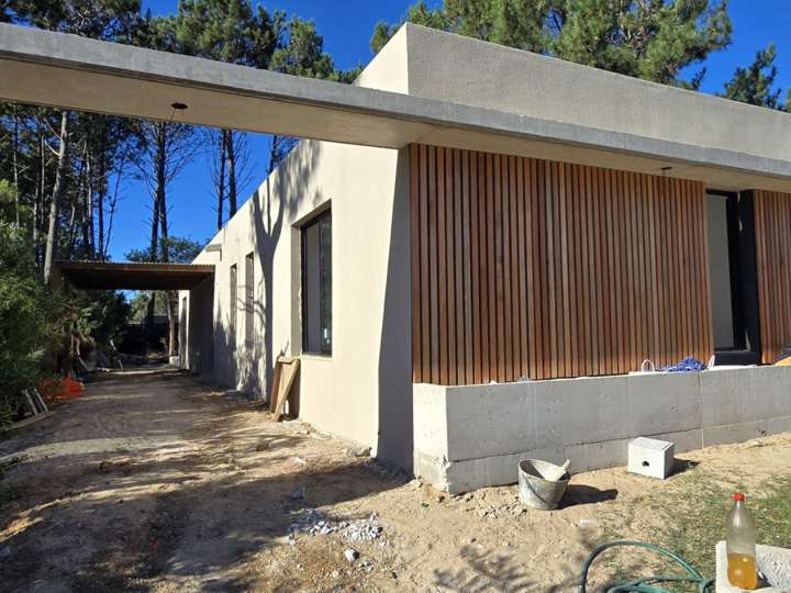 Casa en venta en Avenida Tres, Maldonado