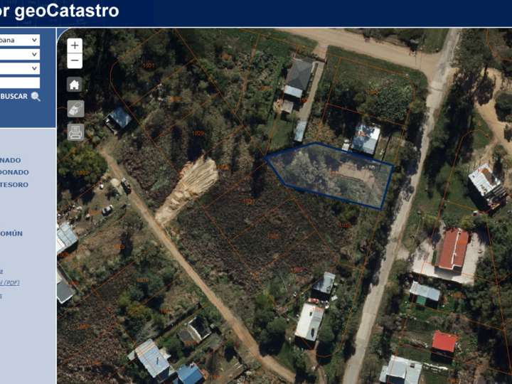 Terreno en venta en Avenida Juana de América, El Tesoro