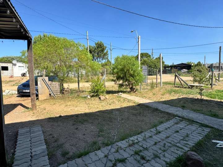 Casa en venta en El Pinar, Canelones