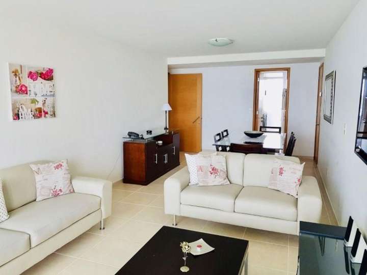 Apartamento en alquiler en Avenida Los Alpes, Maldonado