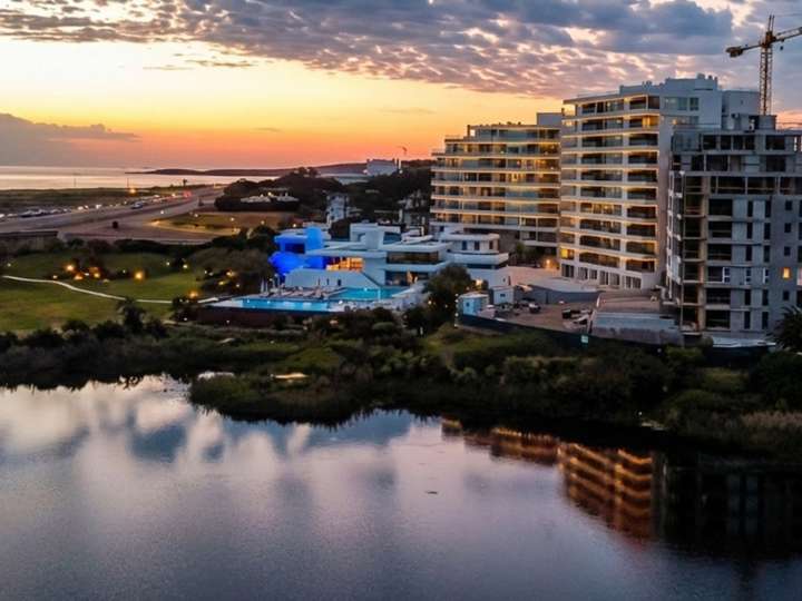 Apartamento en venta en Pinares, Maldonado