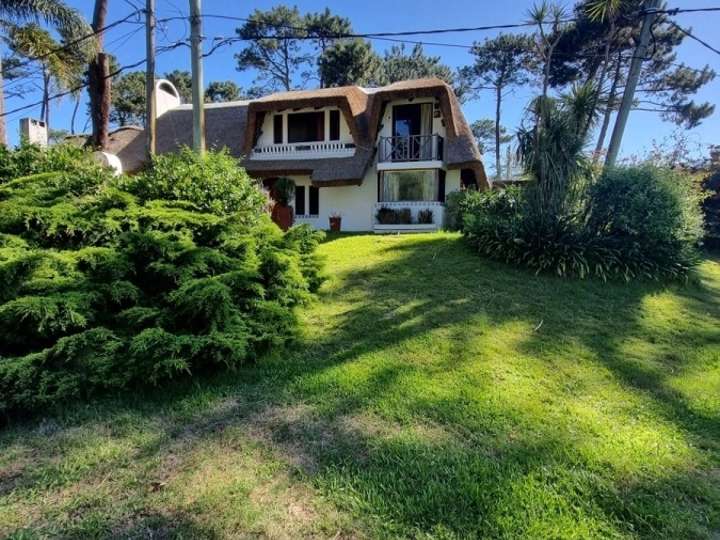 Casa en venta en Pinares, Maldonado