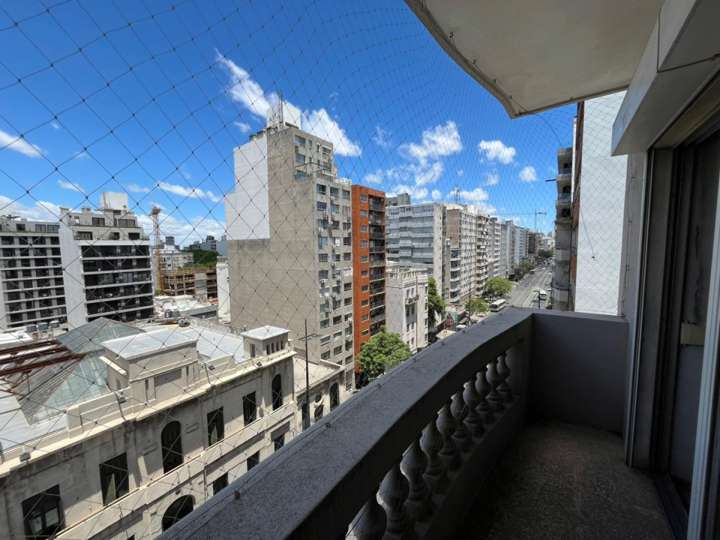 Apartamento en venta en Avenida 18 de Julio, Montevideo