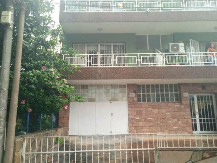 Comercial / Tienda en venta en Ruperto Pérez Martínez, Montevideo
