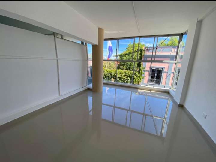 Comercial / Tienda en alquiler en Barrio Sur, Montevideo