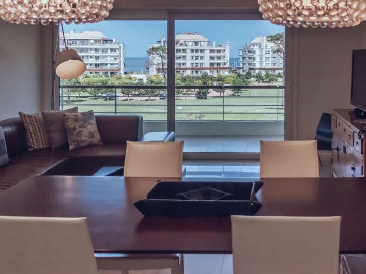 Apartamento en venta en Rambla Doctor Claudio Williman, Maldonado