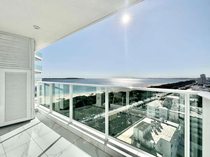 Apartamento en venta en Rambla Doctor Claudio Williman, Maldonado