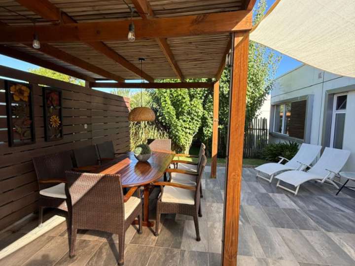 Casa en venta en Calle 4 - El Fogón, Buenos Aires