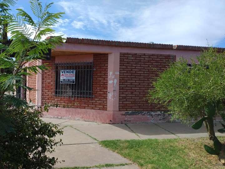 Casa en venta en Avenida Rawson, Mendoza
