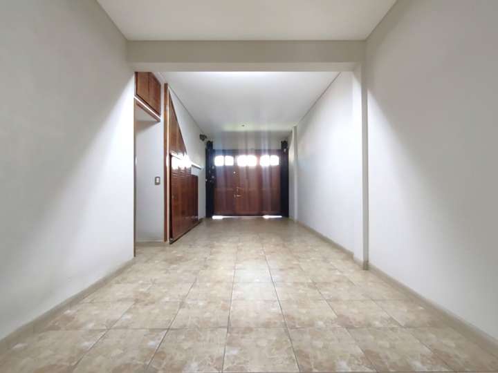 Casa en venta en Miró, 2730, Villa Luzuriaga