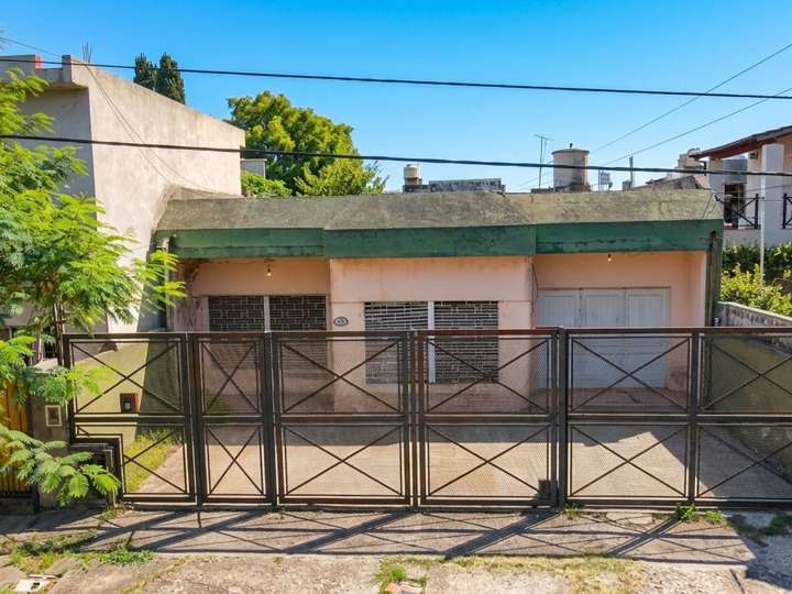 Casa en venta en Pampa, 1462, Villa Luzuriaga