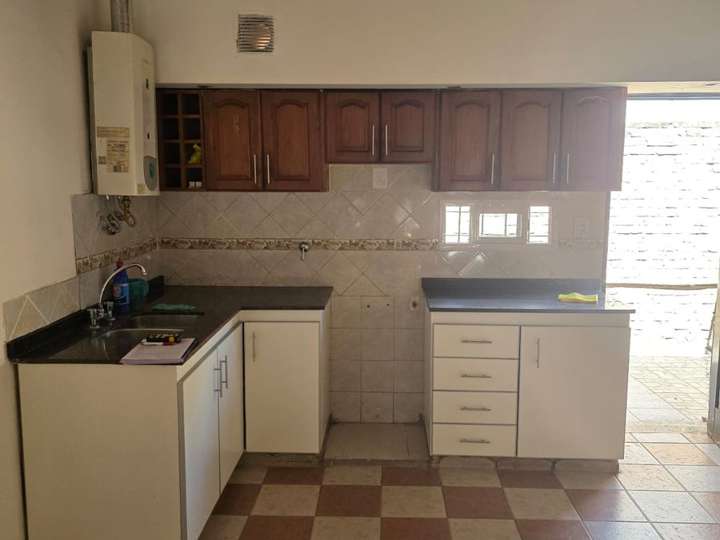 Casa en alquiler en Cátulo Castillo, Ciudad Evita