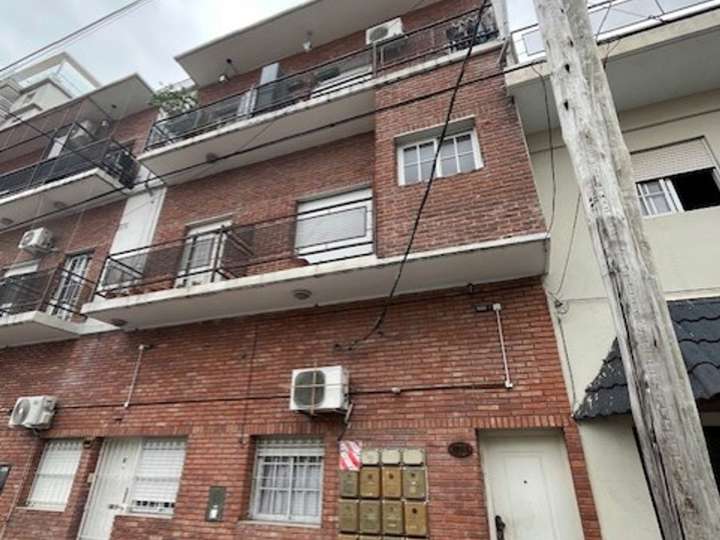 Departamento en venta en 437 - Alfonsina Storni, 1726, Santos Lugares