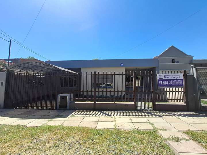 Casa en venta en Avenida Fray Luis Beltran, San Antonio de Padua